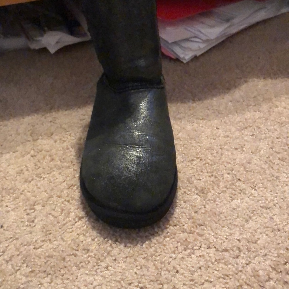 Ugg - Picture 8 of 8